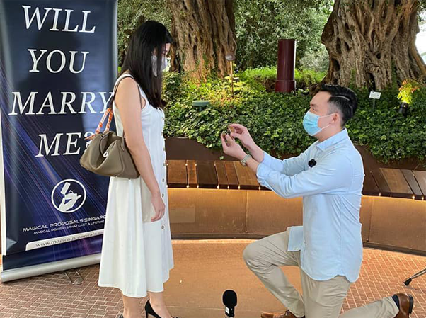 Grand outdoor proposal with Ming Da's magic